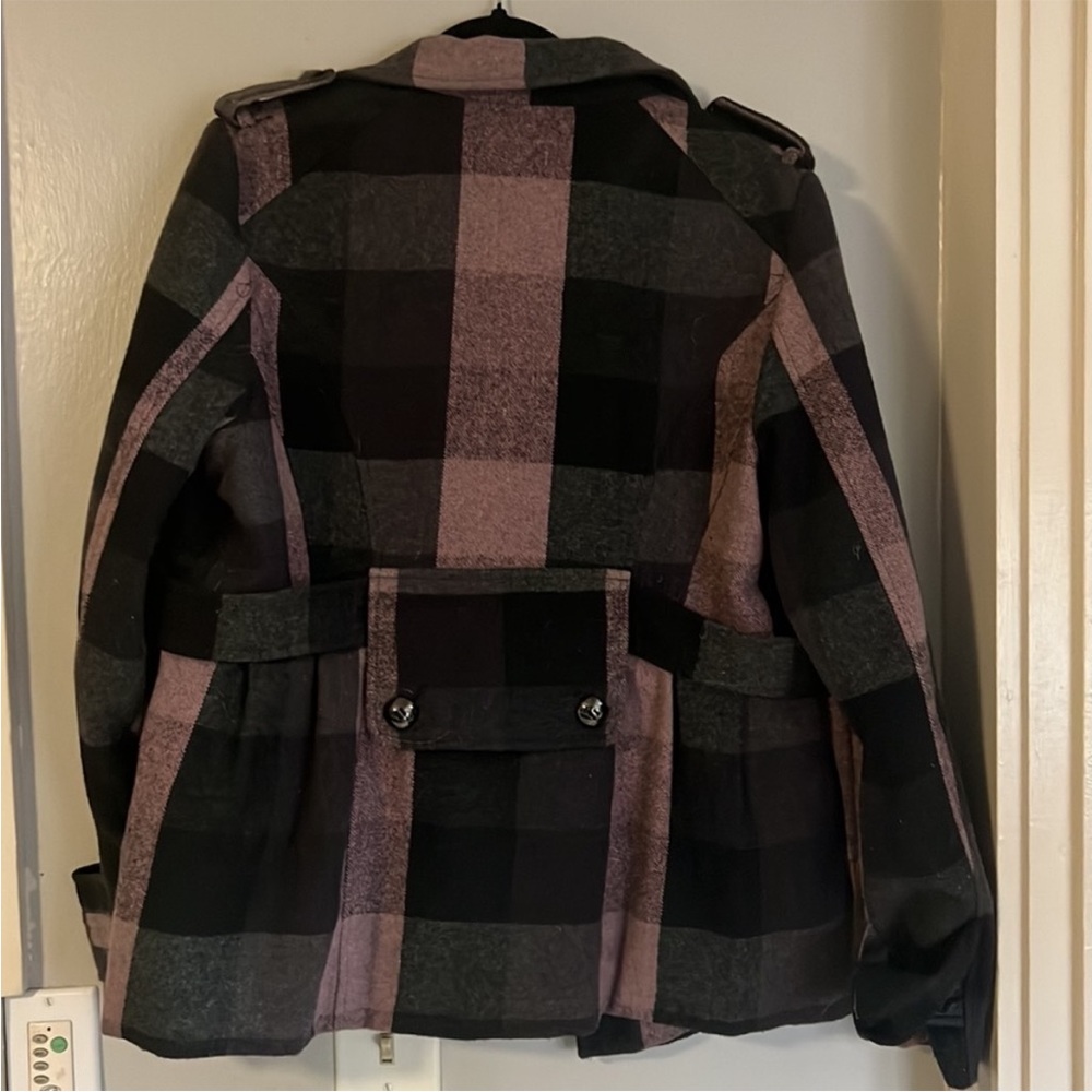 Buttoned Jacket - Picture 2 of 6